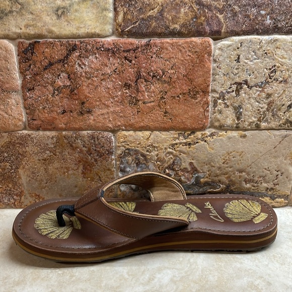 Clarks Brown Leather Flip Flop Sandals Seashell Print Thong Beach Size 9 Shoes - Picture 9 of 14